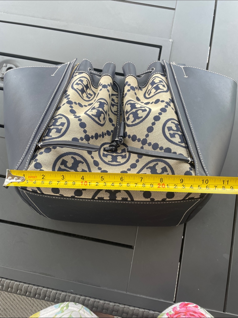 Tory Burch T Monogram Dragonfly Shoulder bag - Picture 12 of 16